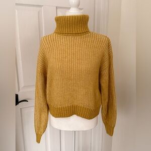 Old Navy Mustard and White Turtleneck Sweater-Size XS